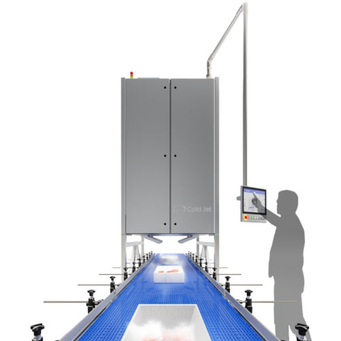 Trockeneisscheibenproduktionsmaschine DS500E von Cold Jet zur Kühlung von Lebensmitteln auf einem Förderband.